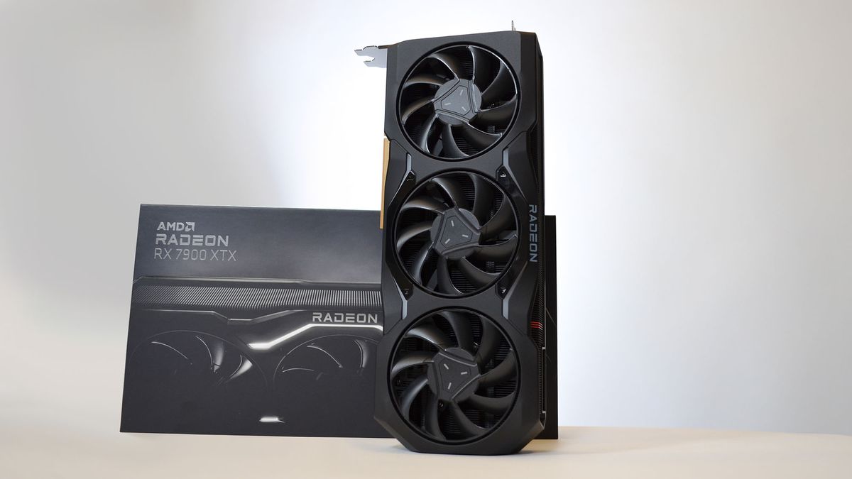 AMD 7900XTX Beats 4090 in DeepSeek