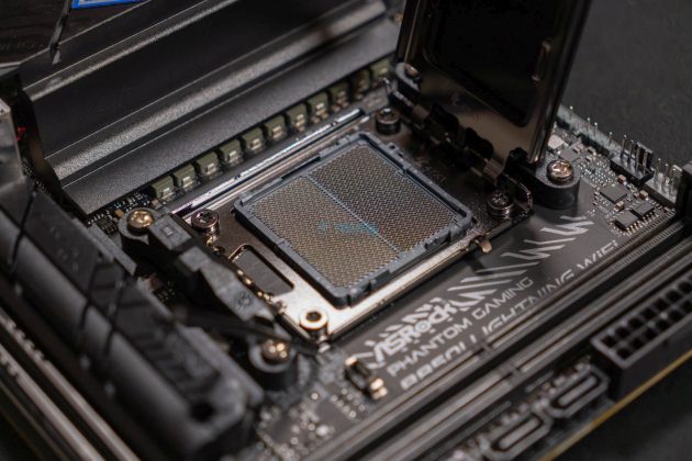 ASRock Phantom Gaming B850i Lighting WiFi - CPU Socket Opened