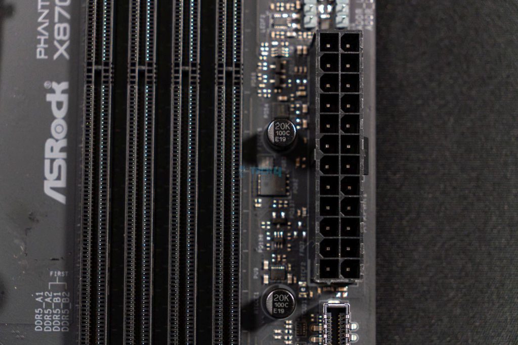 ASRock Phantom Gaming X870E Nova - Motherboard Connector