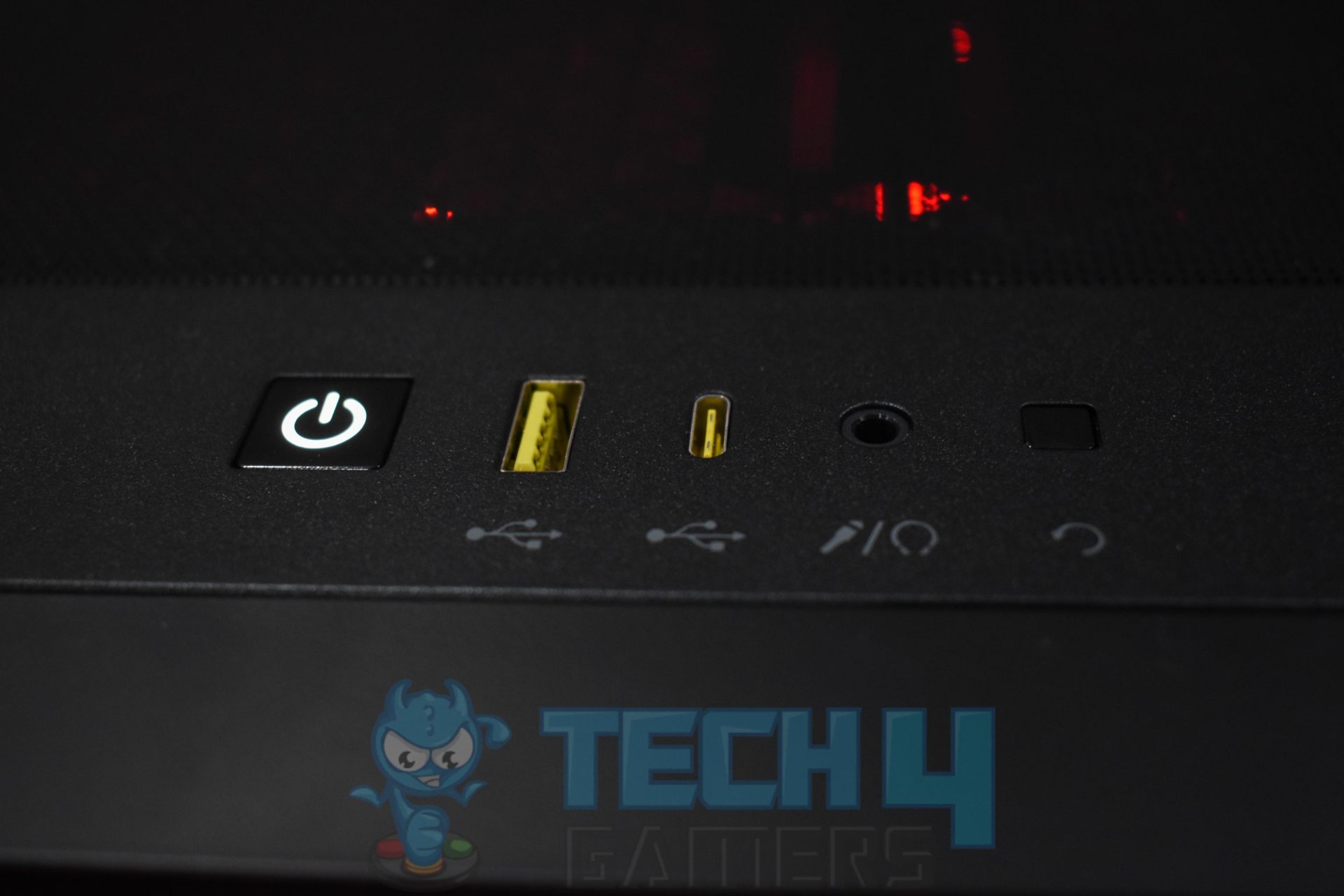 I Revisited An Iconic PC Case With My First 2025 Build — It's Still A ...