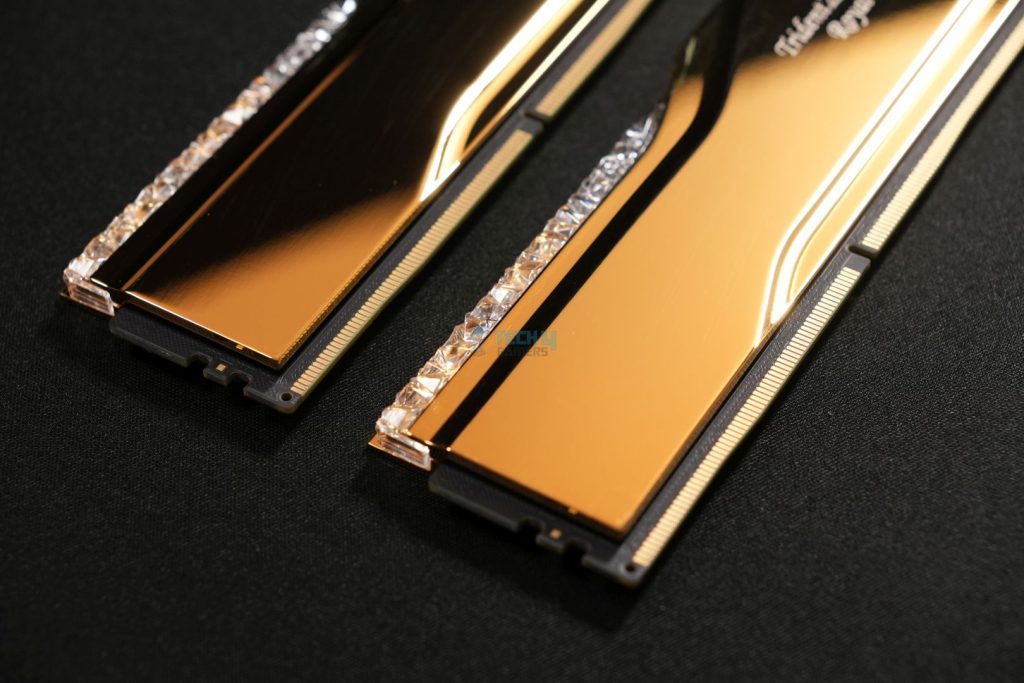 G.SKILL Trident Z5 Royal Neo 8000MHz CL38 Side