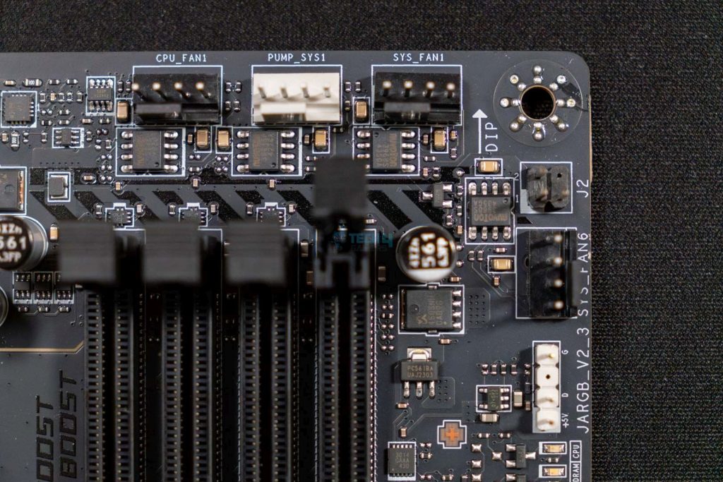 MSI MAG X870E Tomahawk WiFi fan connectors