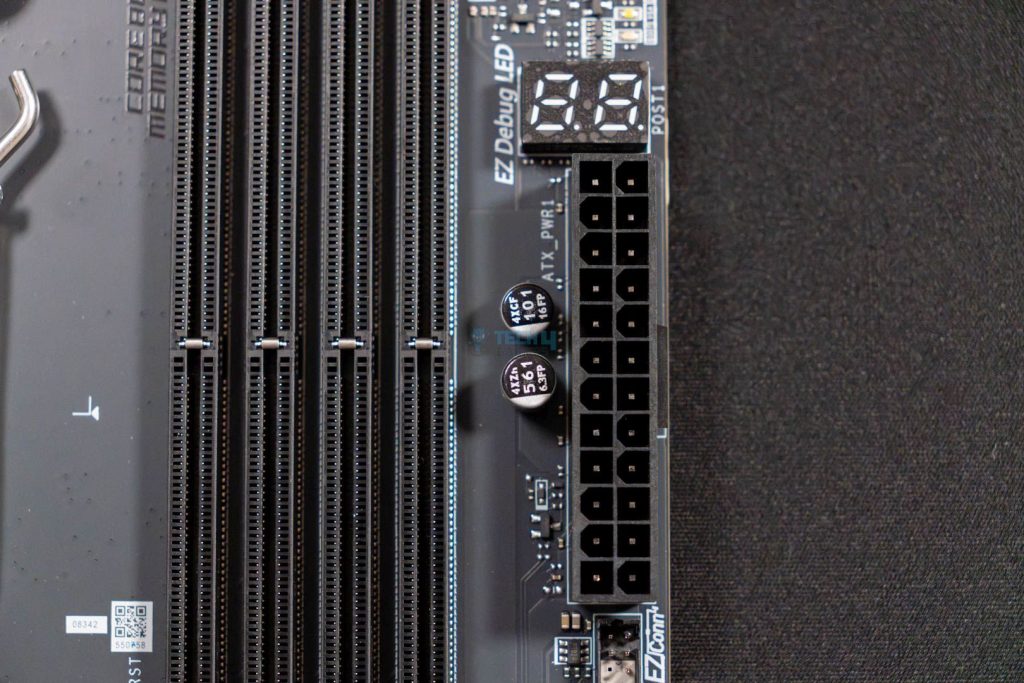 MSI MAG X870E Tomahawk WiFi - Motherboard Connector