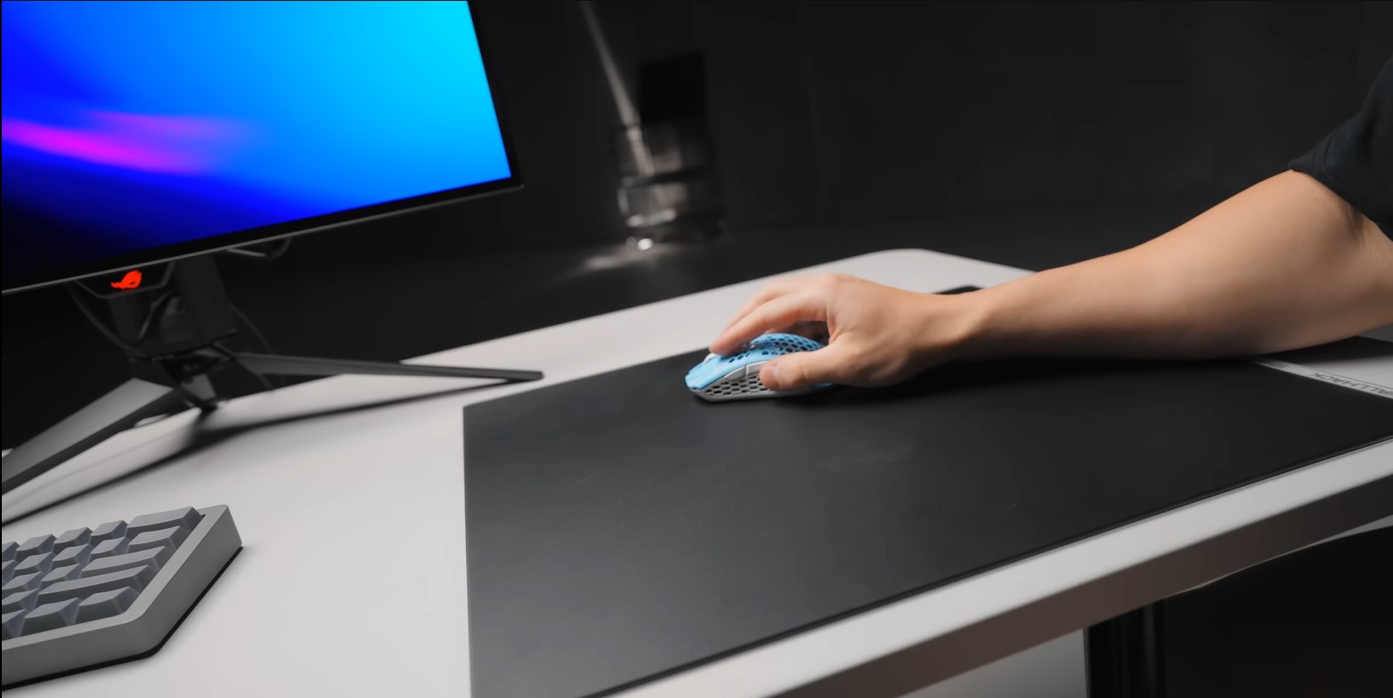 Immense Precision In A Glass Mousepad