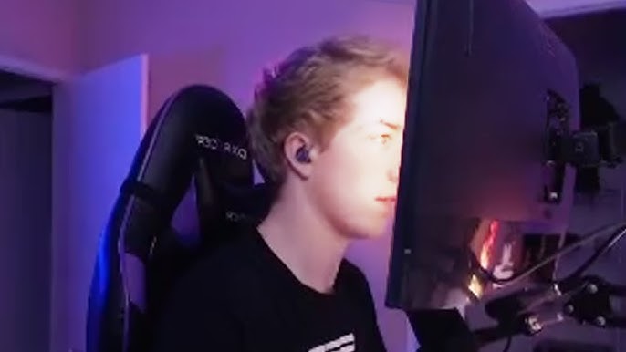 Pro Players Sitting Too Close