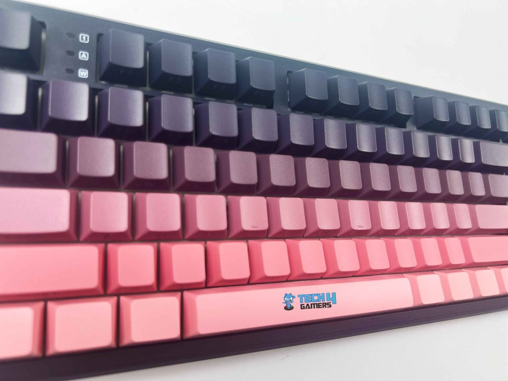 Three-tone Color Scheme