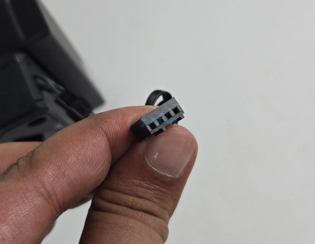 Lian-Li-GA-II-Lite-360-Performance-Block-PWM-Connector