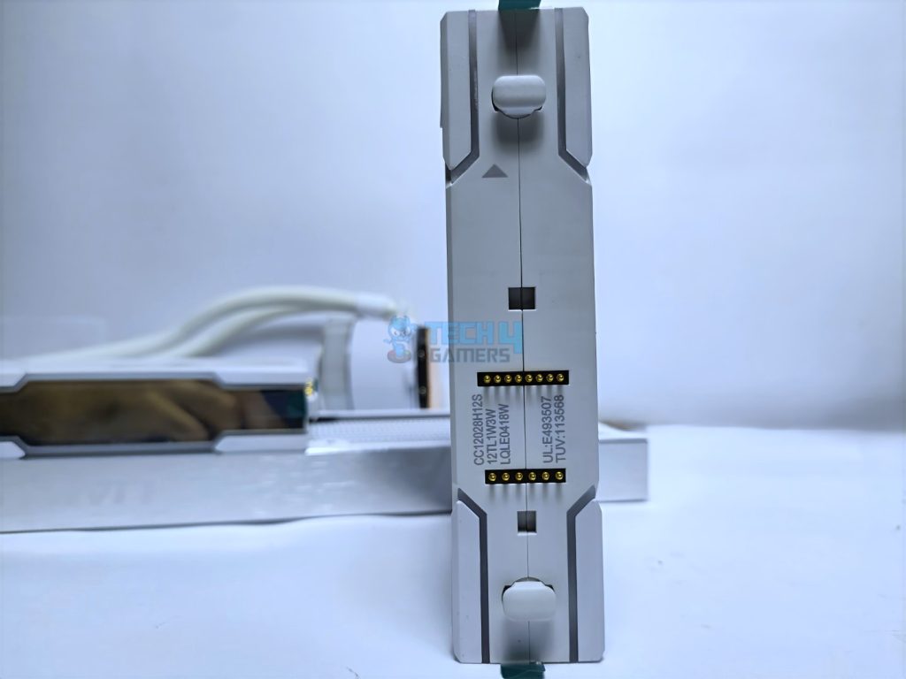 Side - Connection For The Wireless Receiver