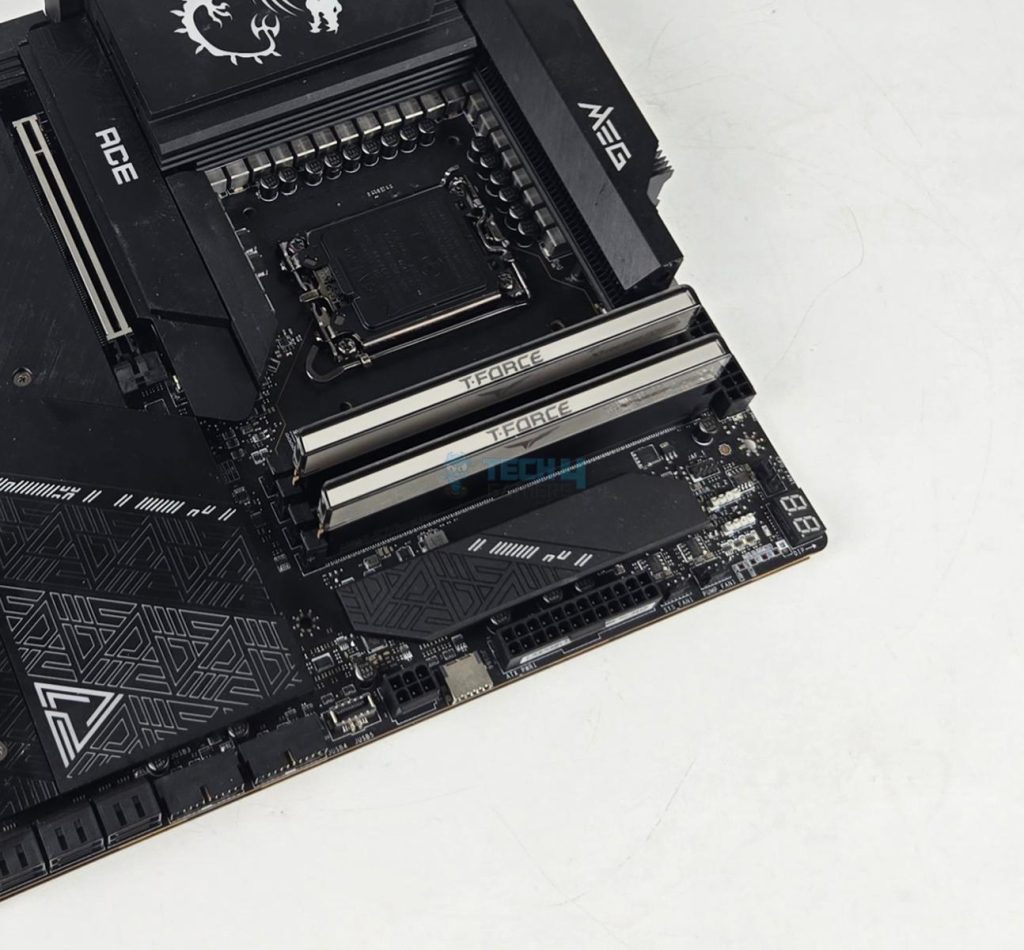Teamgroup-T-Force-Xtreem-ARGB-CKD-48GB-8400MHz-CL42-DDR5-kit-Top-View