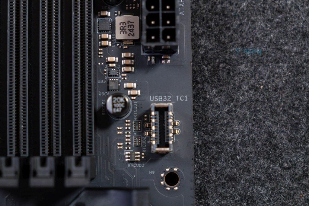 USB 3.2 Gen 2x2 connector on ASRock Phantom Gaming X870 Nova WiFi motherboard