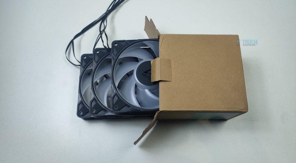 Unboxed - Arctic P12 Pro A-RGB
