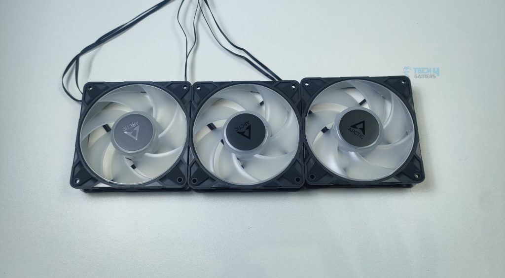 Front - Arctic P12 Pro A-RGB