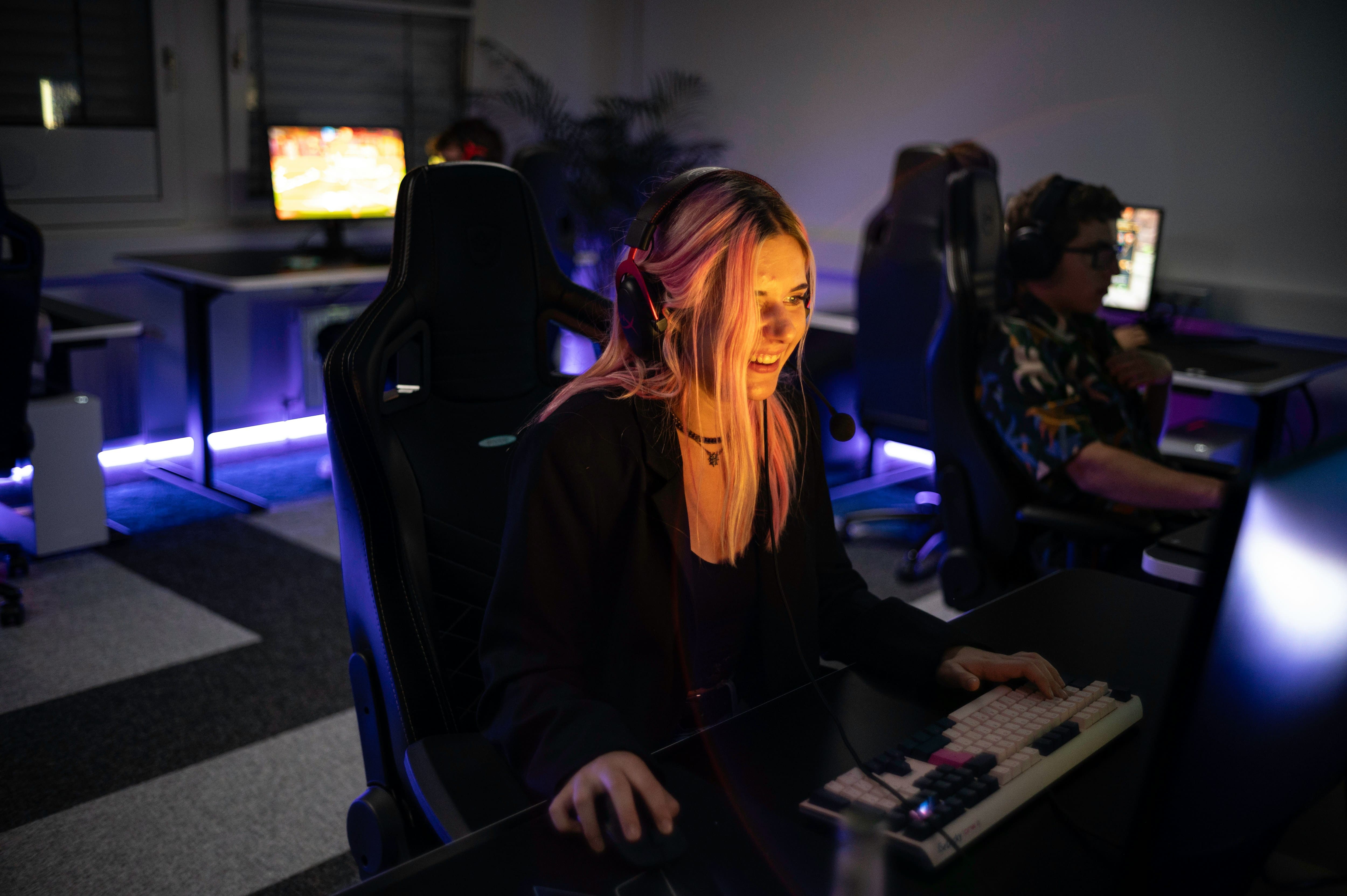 Women Now Make Up Nearly Half of All Gamers — And Honestly, It Feels About Time Women in Gaming 2025