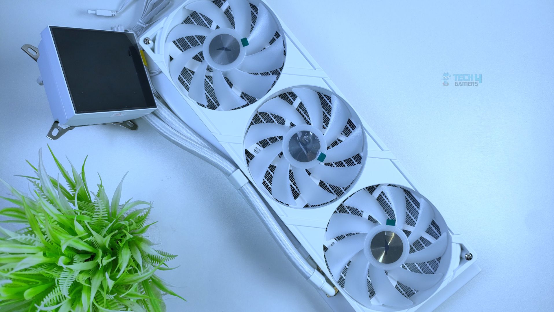 Game Max Glacier 360