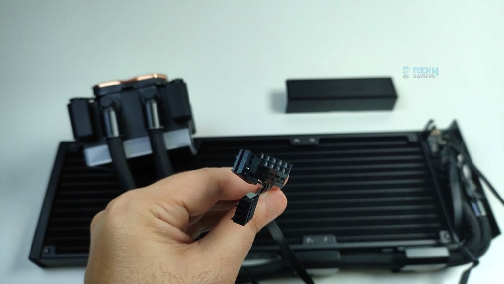 Cables For The Fans/Pump Exiting From The Radiator Side