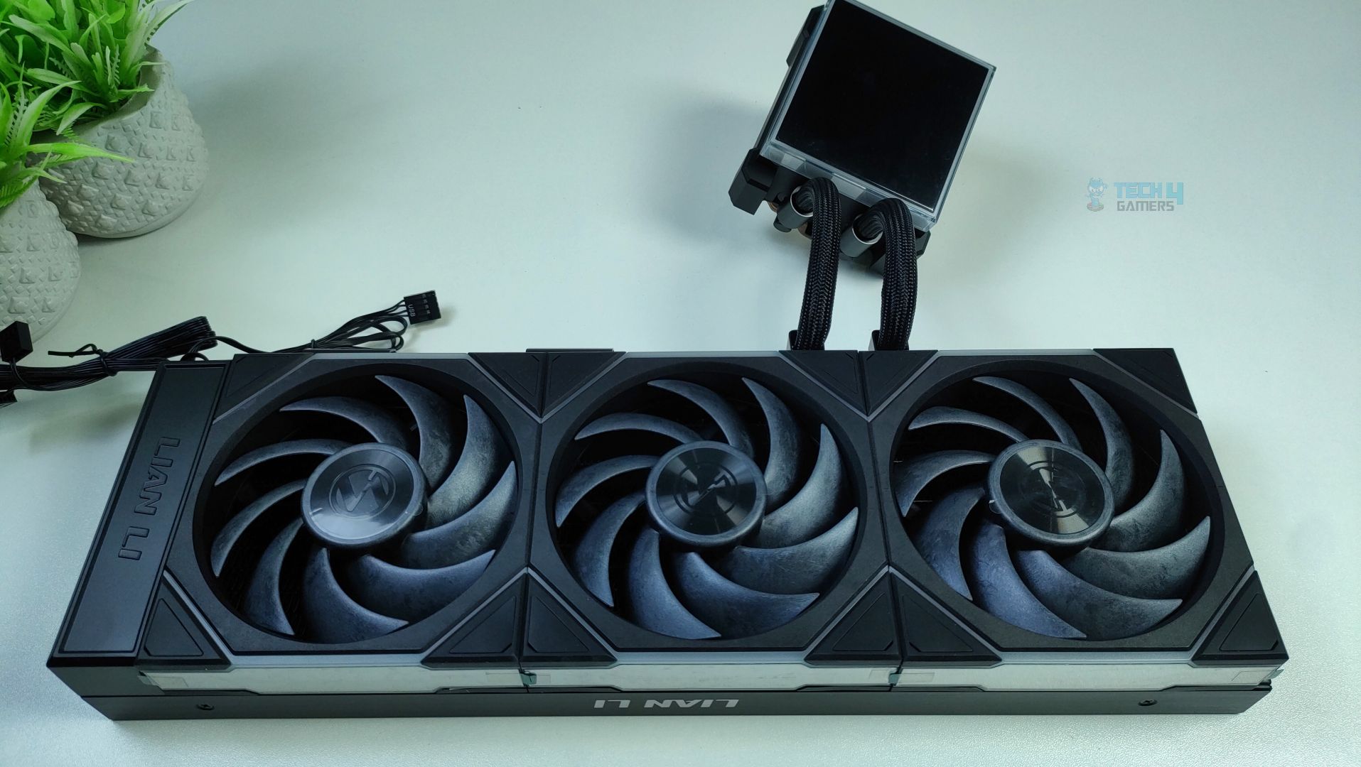 Lian Li Hydroshift II LCD-S 360TL Review: Bigger Display, Cleaner Build Lian Li Hydroshift II LCD-S 360TL