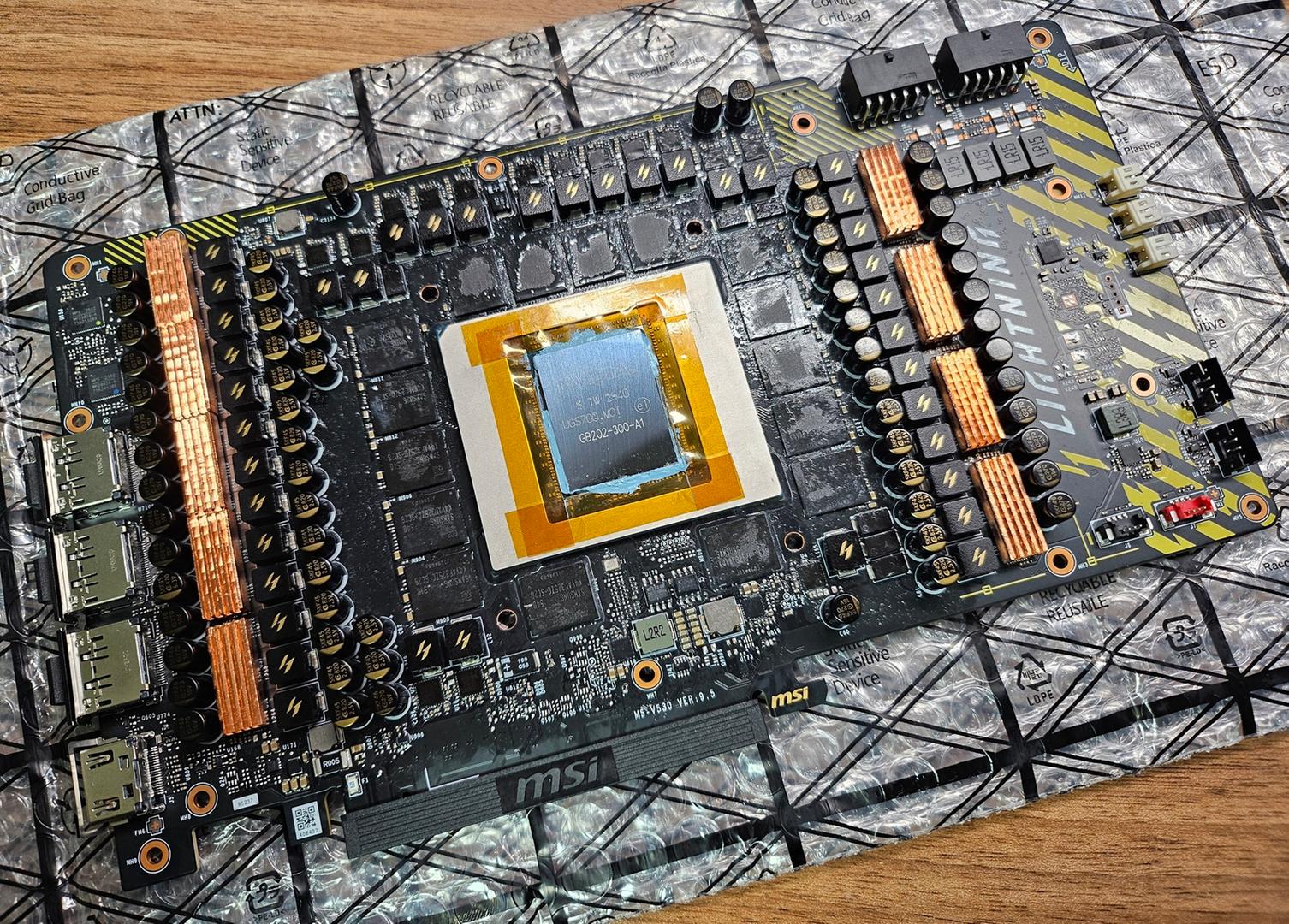 MSI RTX 5090 Lightning Leak Reveals Extreme 40-Phase VRAM Design and Dual 12V-2×6 Connectors MSI RTX 5090 Lightning Leak