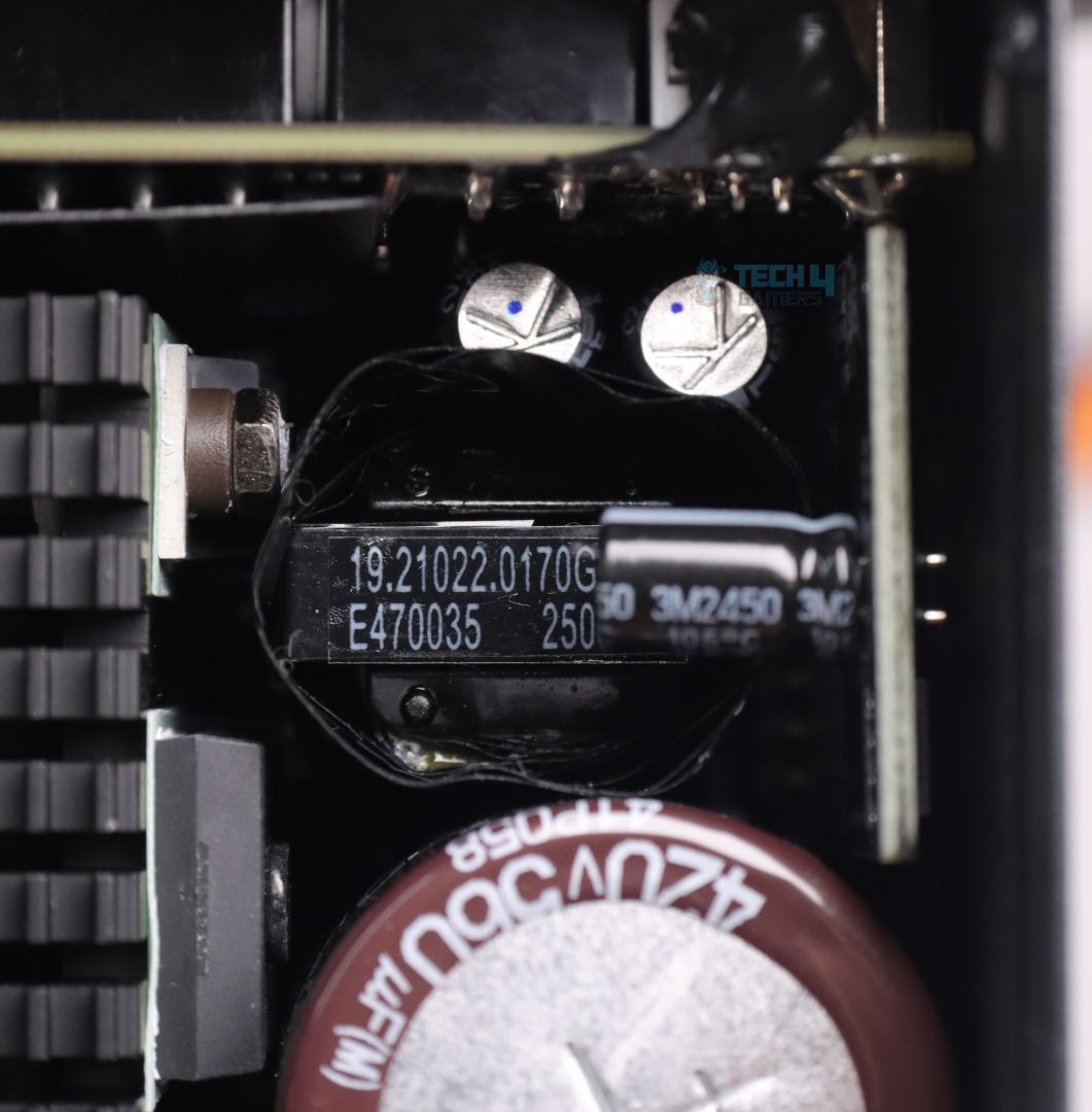 5VSB rail - Silverstone Extreme 1000Rz - One of the Best 1000W SFX PSUs with a Platinum A Cybenetics Rating. (Image Credits - Tech4Gamers)