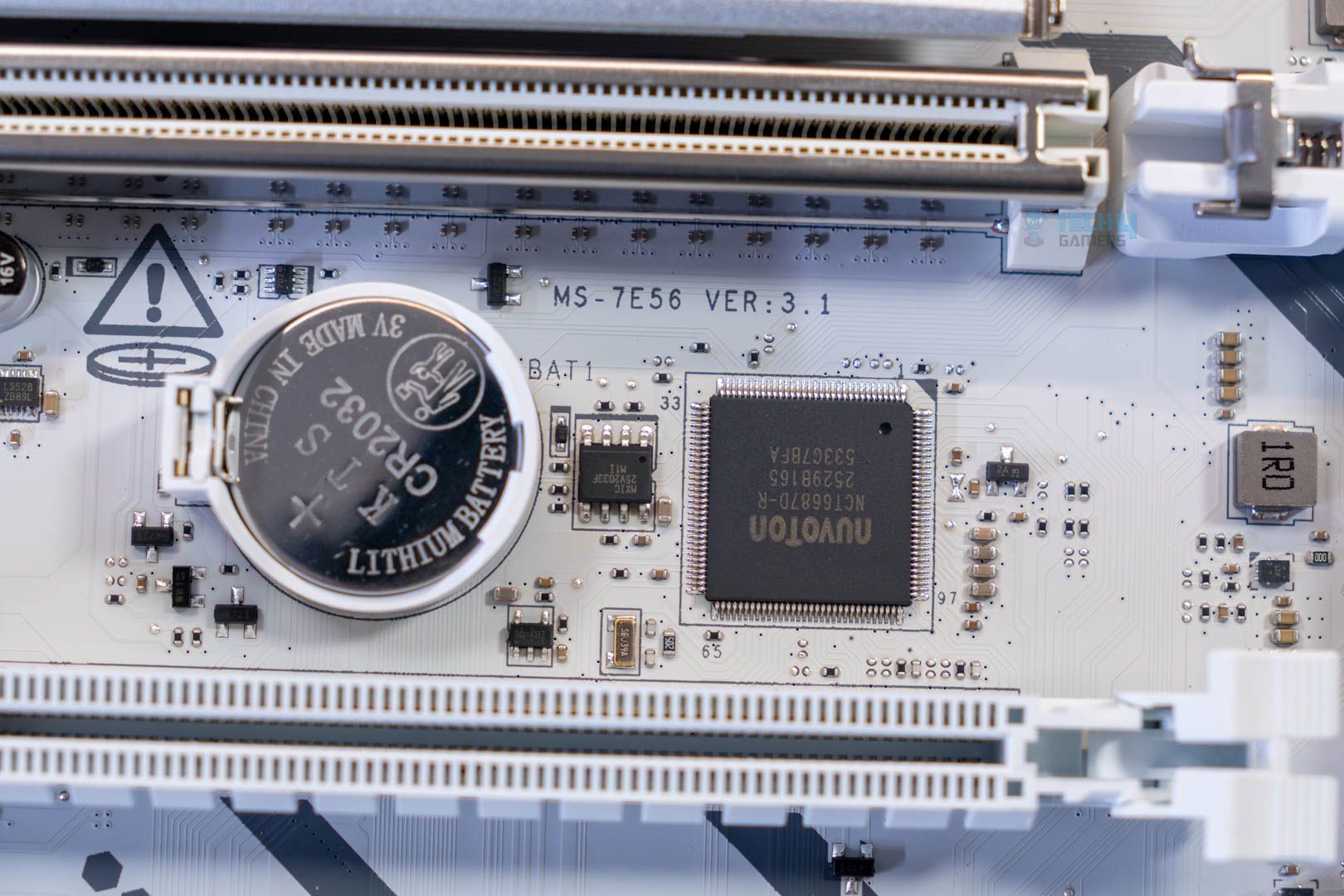 MSI MAG B850 Gaming Plus Max WiFi - CMOS battery and SIO controller