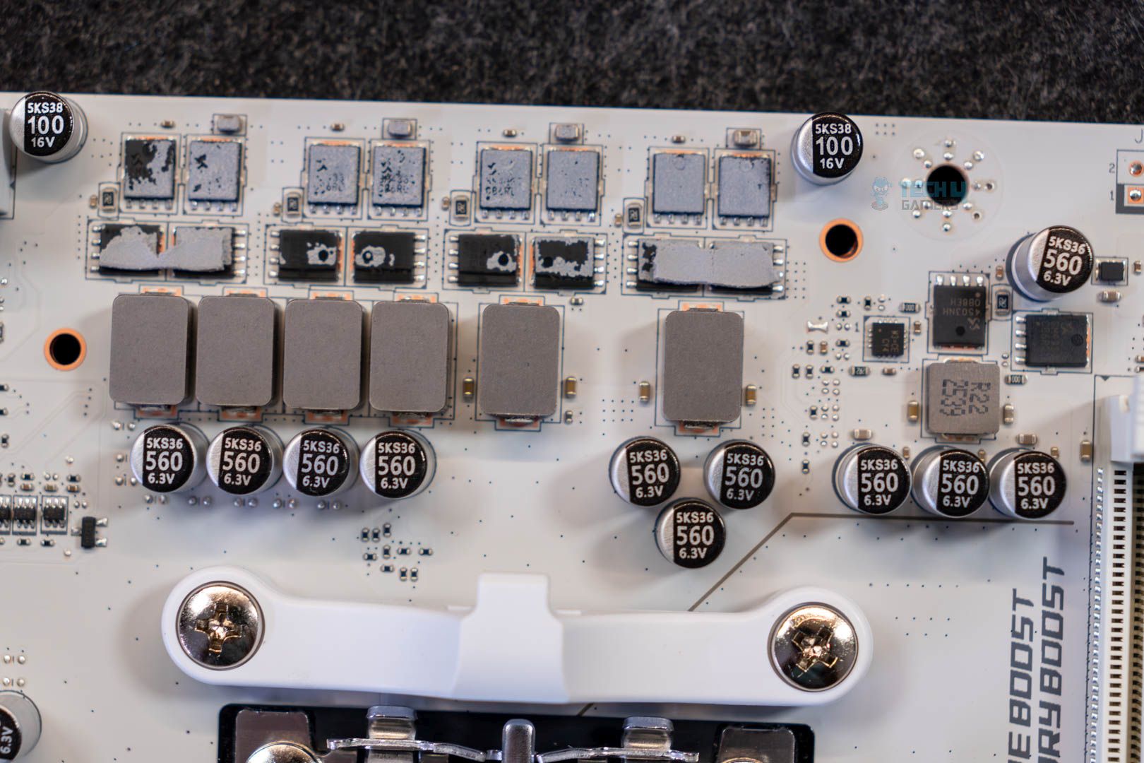 MSI MAG B850 Gaming Plus Max WiFi - VRMs, upper side