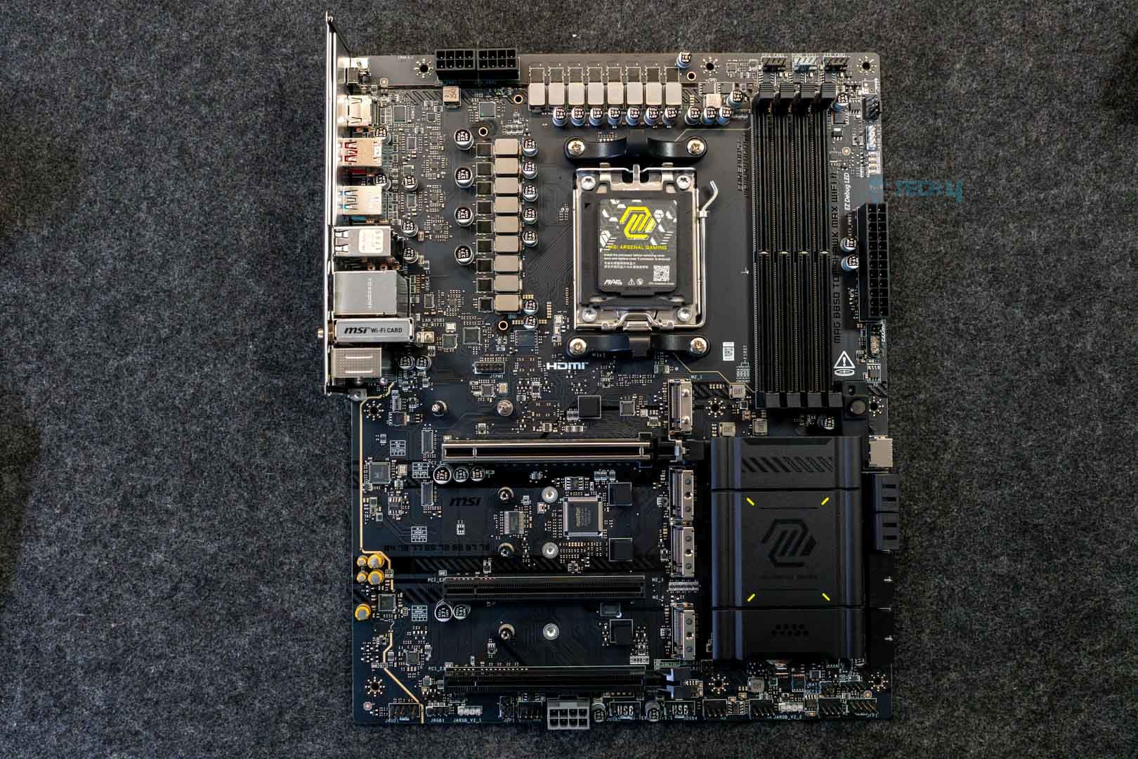 MSI MAG B850 Tomahawk Max WiFi II naked