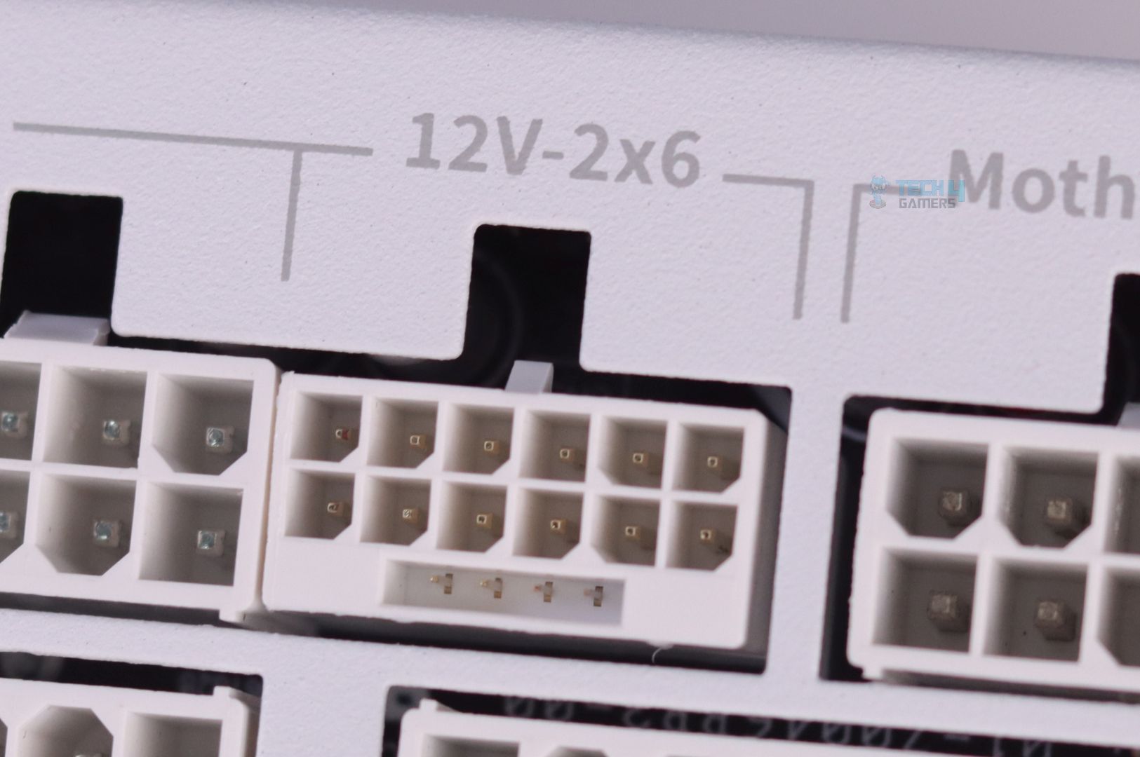 Enermax Revolution III S 1000W Platinum - 20 - 12V-2x6 Power Connector