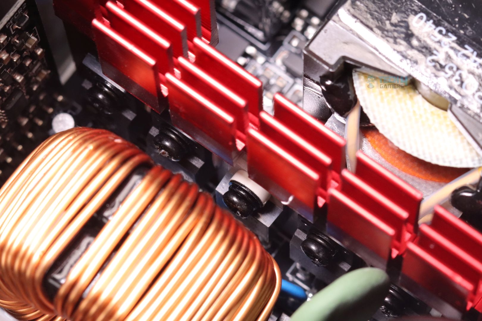 Enermax Revolution III S 1000W Platinum - 2a - APFC & Full-Bridge LLC MOSFETs