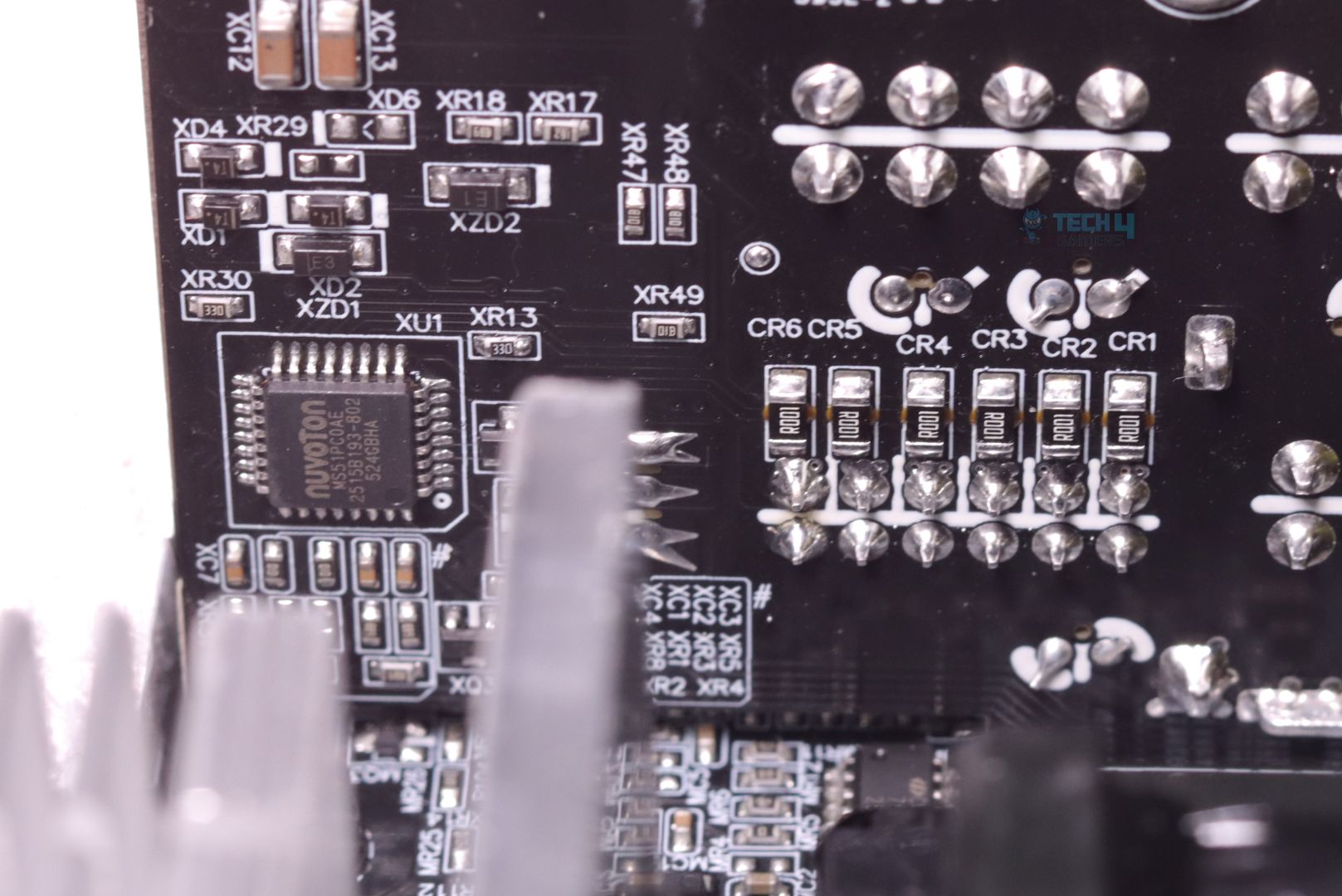 MSI A1200PLS Platinum - 1 - Nuvoton MCU with 12V-2x6 Individual Pin Current Sensing Circuit