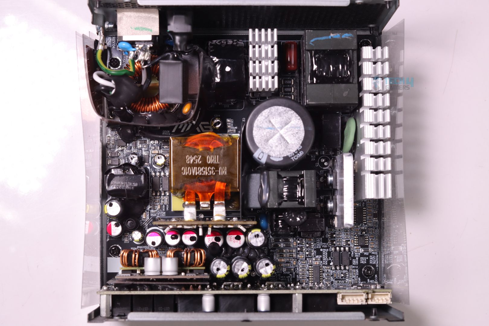 MSI A1200PLS Platinum - 2 - PSU Teardown