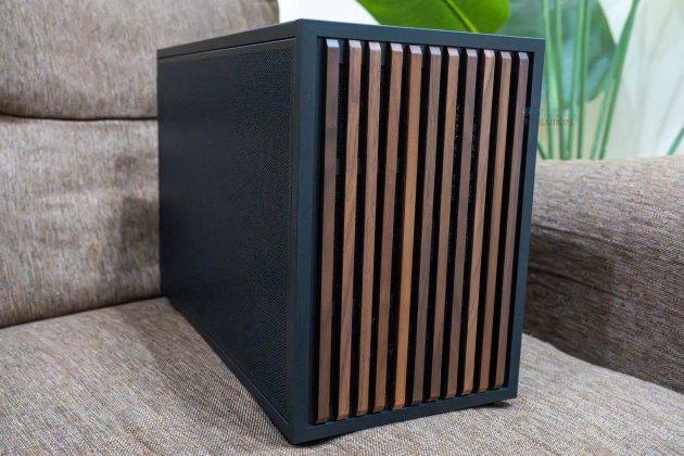 Front - Lian Li B4-mATX