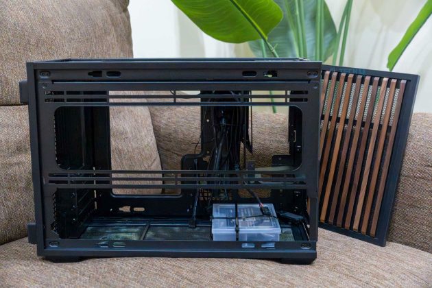 Top - Lian Li B4-mATX