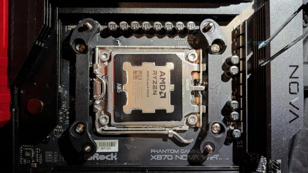 Securing Bracket with AMD default screws