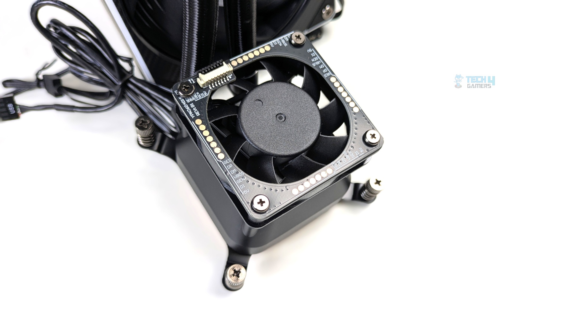 Block Head with Integrated VRM Fan